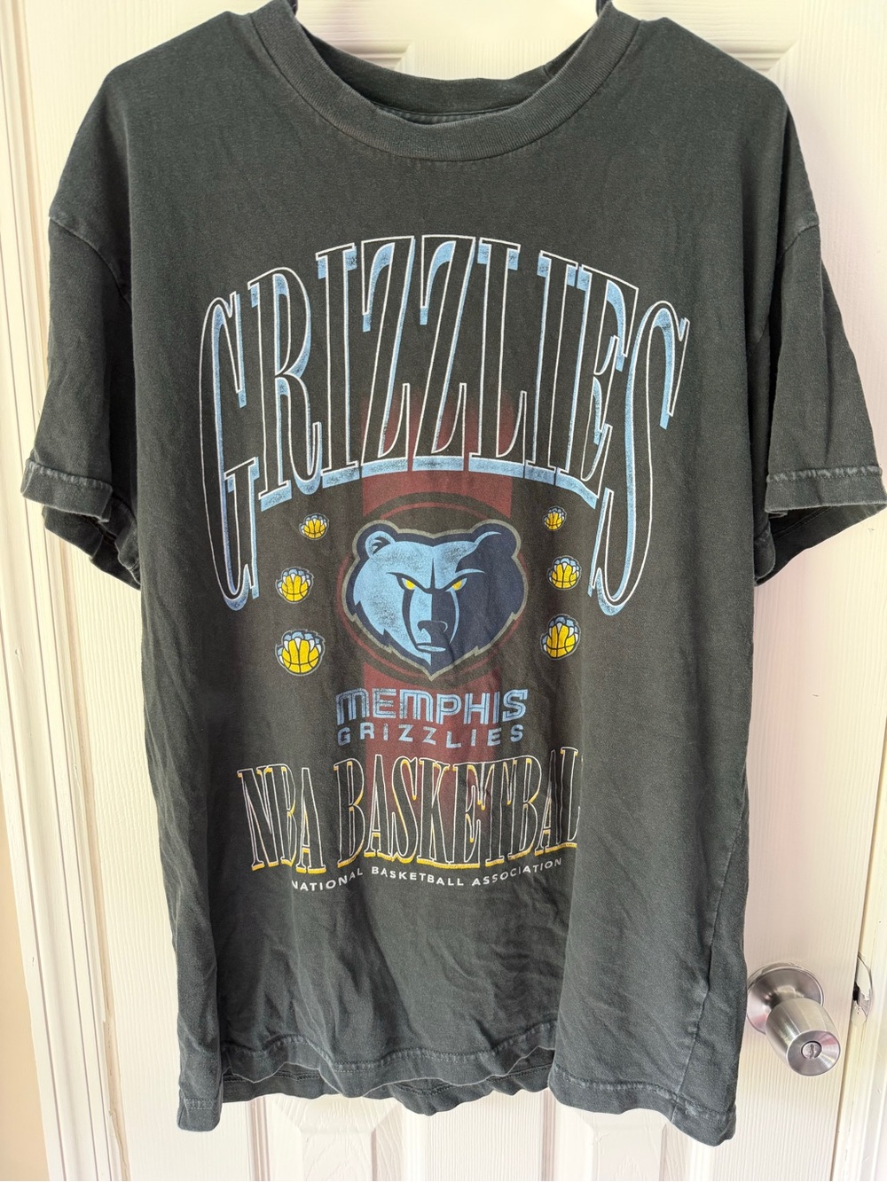 Abercrombie & Fitch Black Memphis Grizzlies NBA Graphic Tee